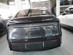 Tesla Model Y Rear-Wheel Drive - ფოტო 6