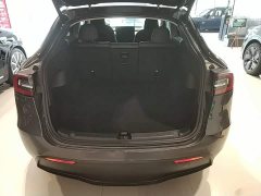 Tesla Model Y Rear-Wheel Drive - ფოტო 19