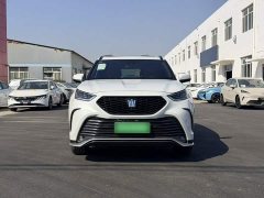 Toyota Crown Venza 2023 2.5L HEV AWD Luxury - ფოტო 12