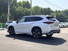 Toyota Crown Venza 2023 2.5L HEV AWD Luxury - ფოტო 13