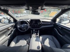 Toyota Crown Venza 2023 2.5L HEV AWD Luxury - ფოტო 17