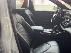 Toyota Crown Venza 2023 2.5L HEV AWD Luxury - ფოტო 3