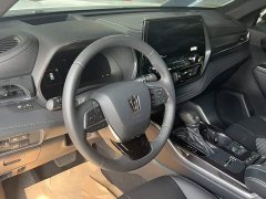 Toyota Crown Venza 2023 2.5L HEV AWD Luxury - ფოტო 4