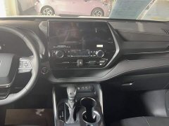Toyota Crown Venza 2023 2.5L HEV AWD Luxury - ფოტო 7