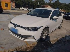 Volkswagen Golf 2021 200TSI DSG - ფოტო 2