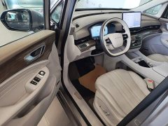 SAIC Rong Wei iMAX8 New Energy 2025 1.5T DMH Land Respect Luxury Edition - ფოტო 16