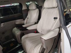 Denza D9 2022 DM-i 970 AWD Flagship - ფოტო 17