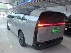 Li Auto Li Xiang MEGA Ultra - ფოტო 5
