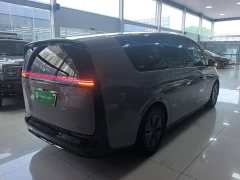 Li Auto Li Xiang MEGA Ultra - ფოტო 7
