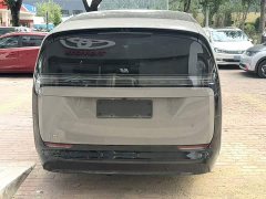 Li Auto Li Xiang MEGA Ultra - ფოტო 13