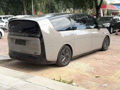 Li Auto Li Xiang MEGA Ultra - ფოტო 15