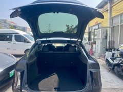Tesla Model Y Rear-Wheel Drive - ფოტო 12