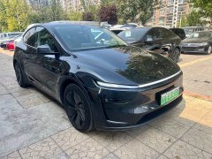 Tesla Model Y Rear-Wheel Drive - ფოტო 3