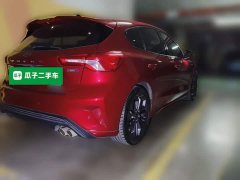 Ford Focus Hatchback EcoBoost 180 Automatic ST Line - ფოტო 4