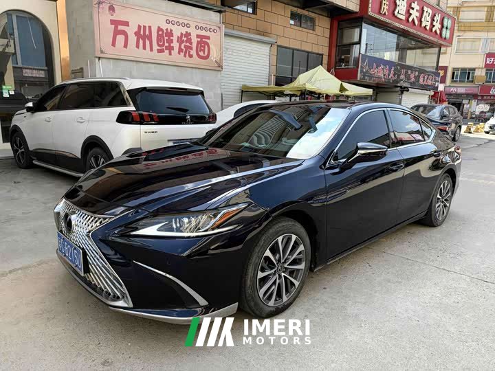 Lexus ES 200 Luxury