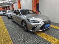 Lexus ES 200 Premium Edition - ფოტო 2