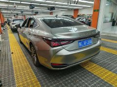 Lexus ES 200 Premium Edition - ფოტო 3