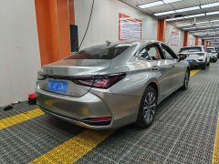 Lexus ES 200 Premium Edition - ფოტო 4