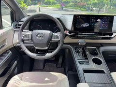Toyota Sienna 2.5L Hybrid Premium Luxury Edition - ფოტო 13