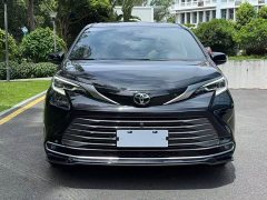 Toyota Sienna 2.5L Hybrid Premium Luxury Edition - ფოტო 3