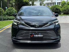 Toyota Sienna 2.5L Hybrid Premium Luxury Edition - ფოტო 4