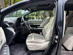 Toyota Sienna 2.5L Hybrid Premium Luxury Edition - ფოტო 7