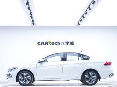 Volkswagen Bora 200TSI DSG Comfort Pro - ფოტო 3
