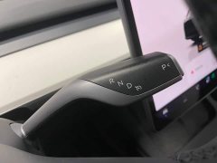Tesla Model Y Rear-Wheel Drive - ფოტო 16