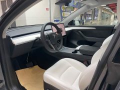 Tesla Model Y Rear-Wheel Drive - ფოტო 8