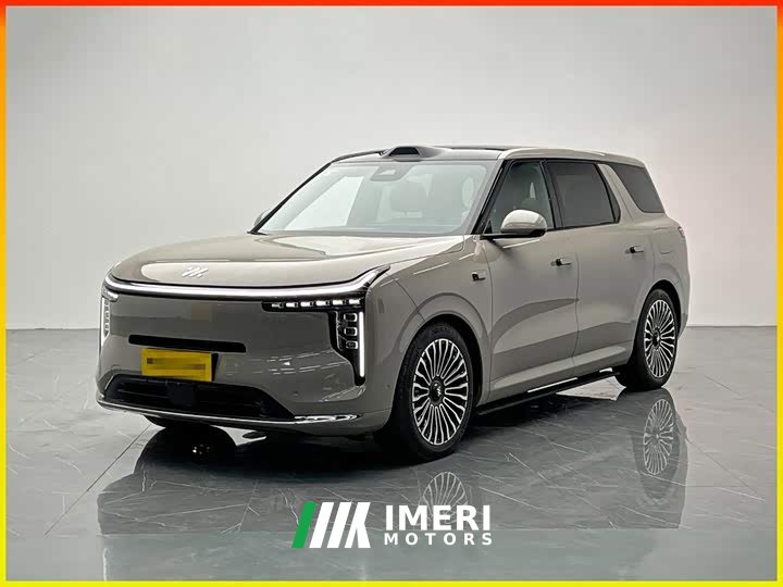 IM Motors Zhiji LS8 66 Ultra Tech Flagship 5-Seater
