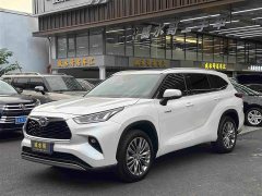 Toyota Highlander Hybrid 2.5L AWD Premium 7-Seater - ფოტო 1