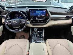 Toyota Highlander Hybrid 2.5L AWD Premium 7-Seater - ფოტო 10