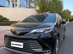 Toyota Sienna 2.5L Hybrid AWD Premium - ფოტო 1