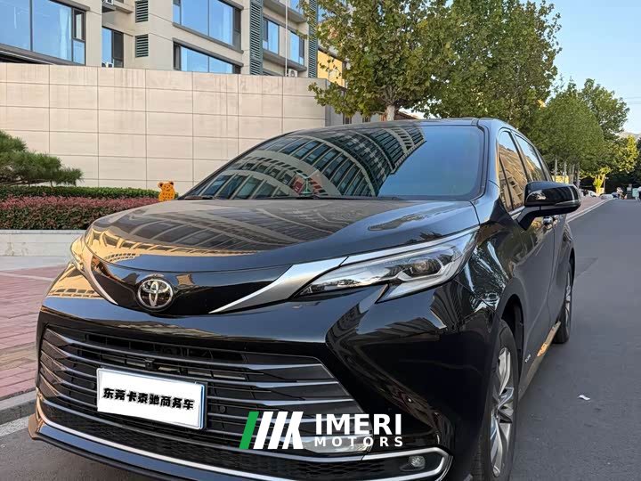 Toyota Sienna 2.5L Hybrid AWD Premium