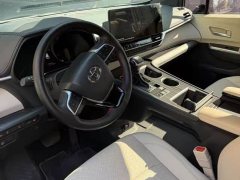 Toyota Sienna 2.5L Hybrid AWD Premium - ფოტო 3