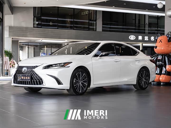 Lexus ES 2022 300h Premium Edition - ავტომობილი ჩინეთიდან