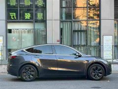 Tesla Model Y Rear-Wheel Drive - ფოტო 4