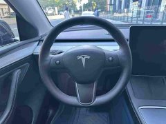 Tesla Model Y Rear-Wheel Drive - ფოტო 6