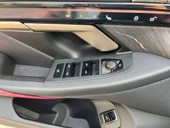 BMW 5 Series 530Li Luxury M Sport Package - ფოტო 19