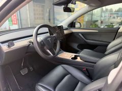 Tesla Model Y Rear-Wheel Drive - ფოტო 4