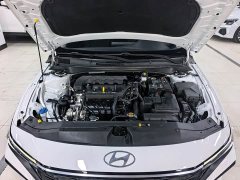 Hyundai Elantra 1.5L CVT Luxury - ფოტო 20