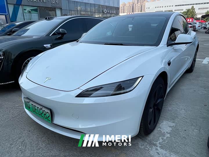 Tesla Model 3 Long Range All-Wheel Drive