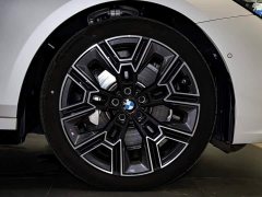 BMW 5 Series 530Li Luxury M Sport Package - ფოტო 12
