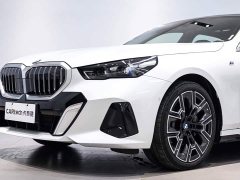 BMW 5 Series 530Li Luxury M Sport Package - ფოტო 3