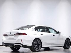 BMW 5 Series 530Li Luxury M Sport Package - ფოტო 8
