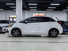 Honda Fit 1.5L CVT Trendy Sunroof Edition - photo 7