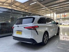 Toyota Sienna 2.5L Hybrid AWD Premium - ფოტო 3