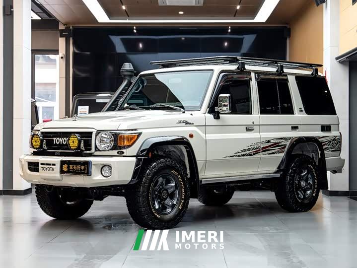Toyota Land Cruiser (Imported) LC76 4.0L Manual