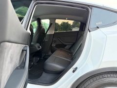 Tesla Model Y Rear-Wheel Drive - ფოტო 17