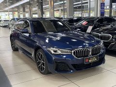 BMW 5 Series 530Li Luxury M Sport Package - ფოტო 3